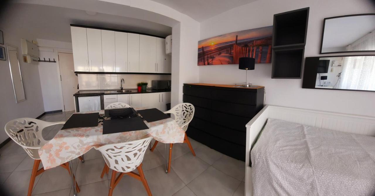 Happy Loix Apartamento Wifi Aa Benidorm Eksteriør billede